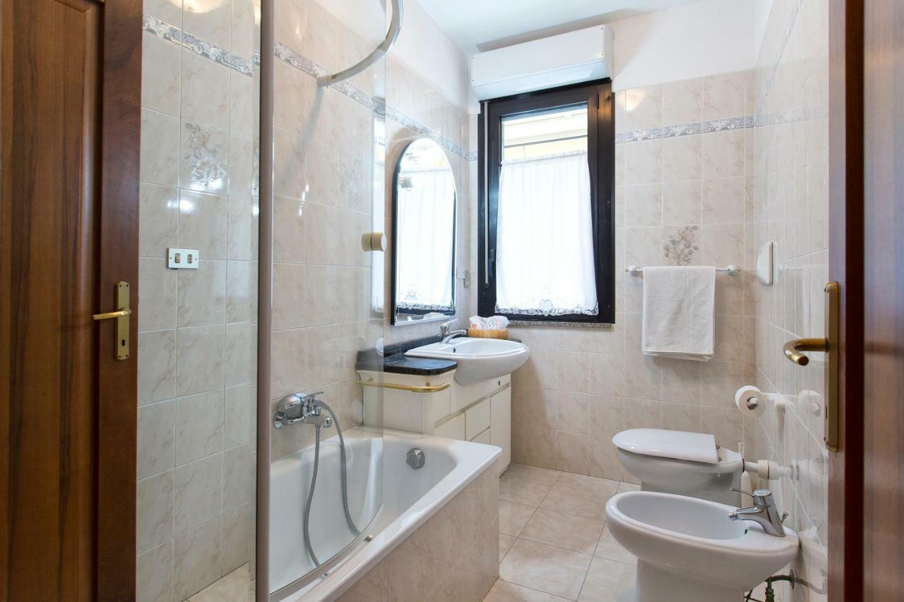 A Due Passi Dal Lido Apartment อาลเกโร ภายนอก รูปภาพ