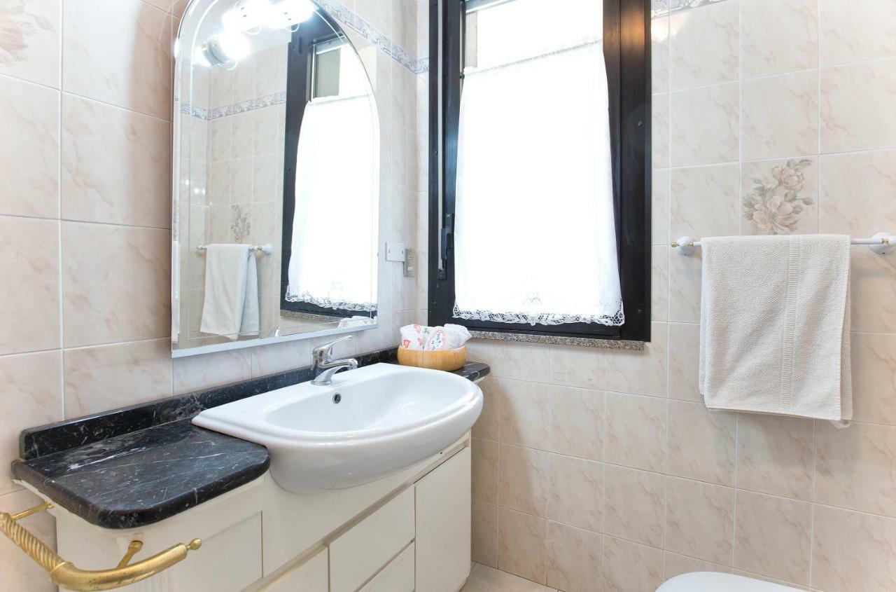 A Due Passi Dal Lido Apartment อาลเกโร ภายนอก รูปภาพ