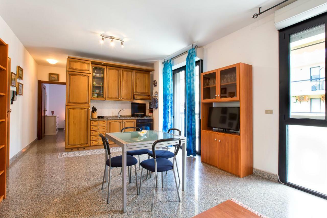 A Due Passi Dal Lido Apartment อาลเกโร ภายนอก รูปภาพ